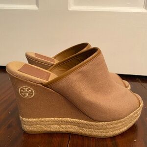 Tory Burch Agatha Wedge Sandal- NEW without tags size 6